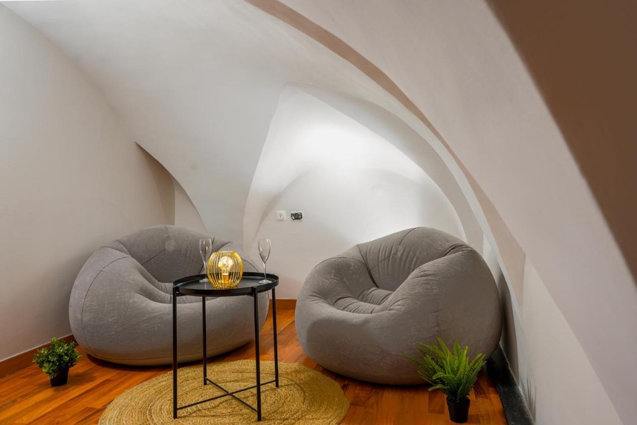 Dante House Naples